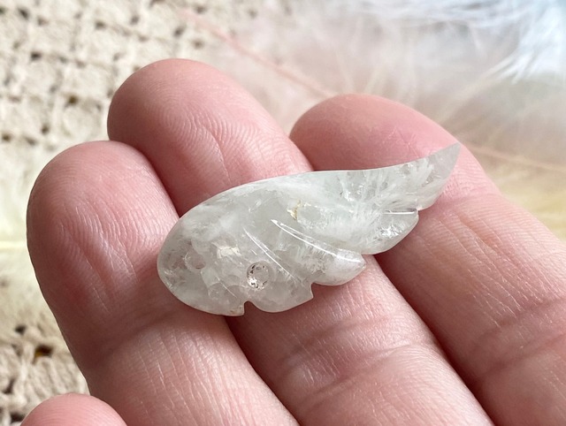 フェザーインフローライト N 天使の羽根ペンダントトップ 中国産