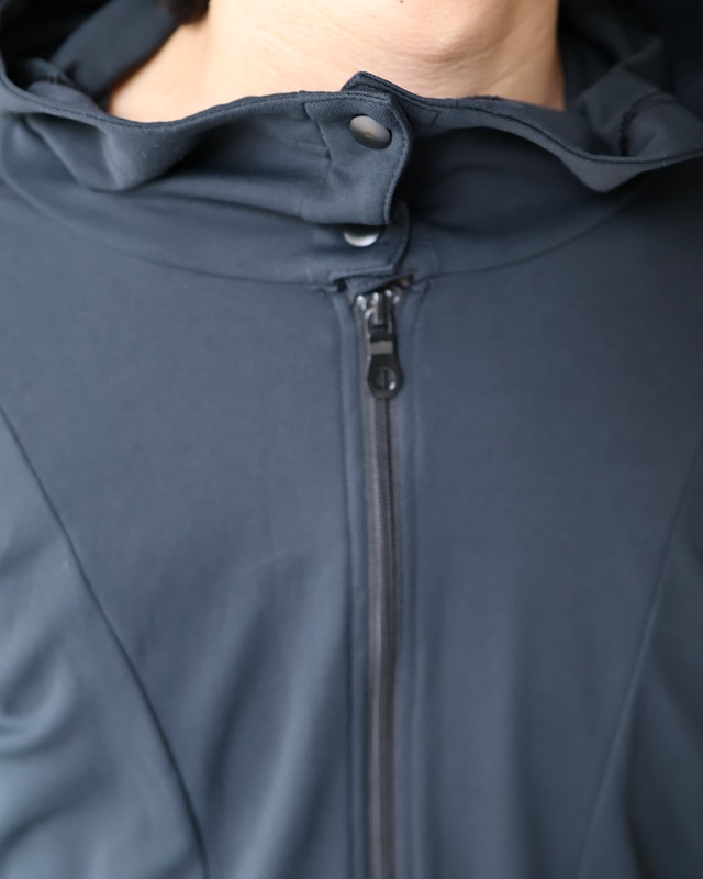 Thumbhole zip-up hoodie