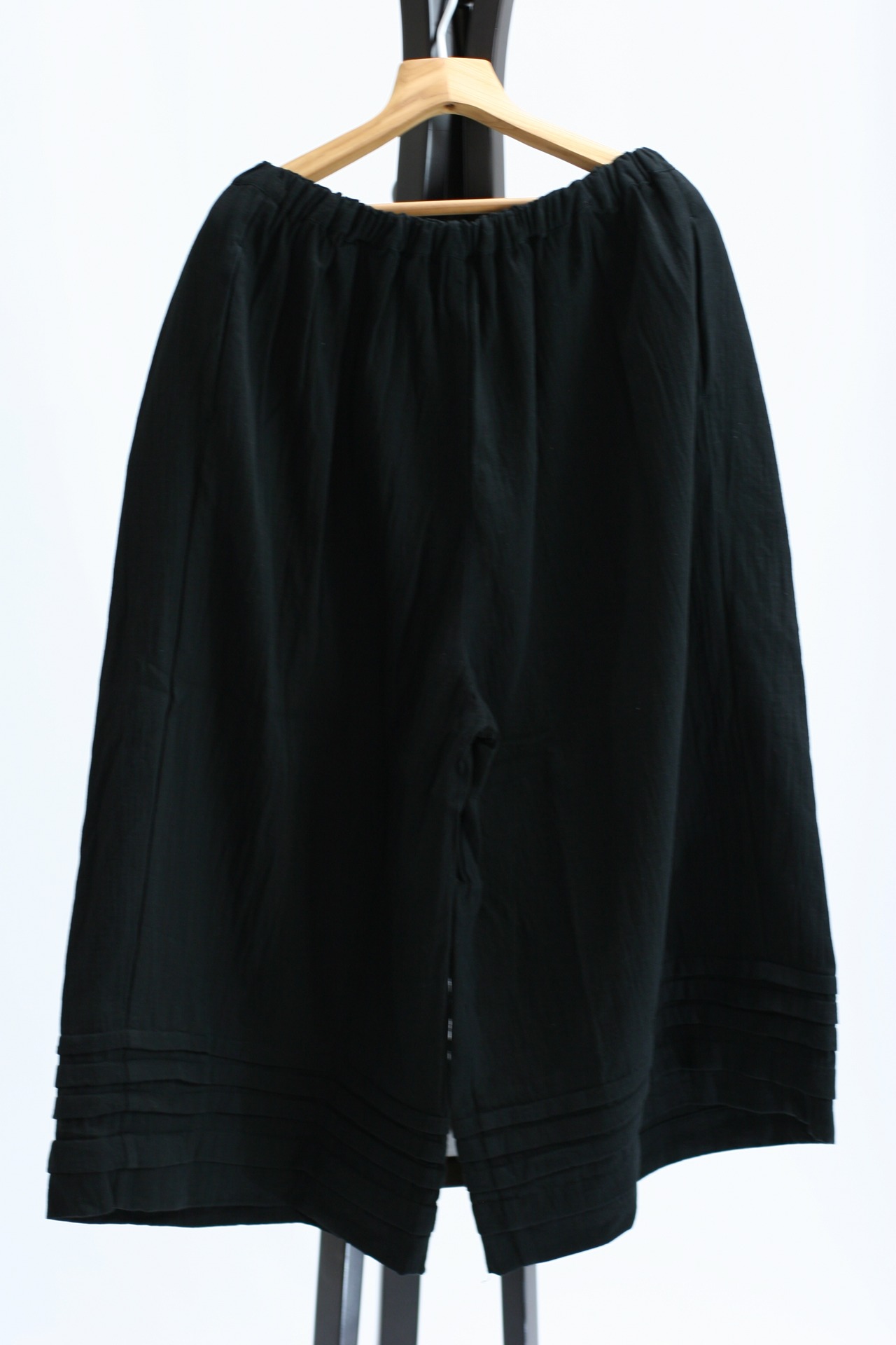 【ROBE de PEAU】Wide tuck culottes（RS018）