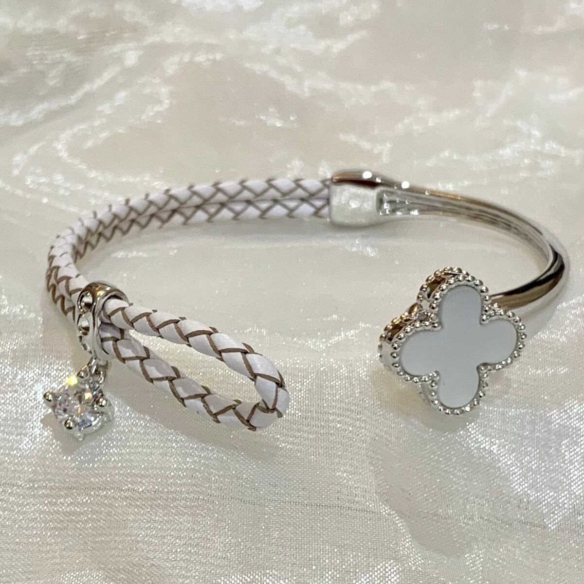 クローバーモチーフブレスレット | セレクトショップ Luna