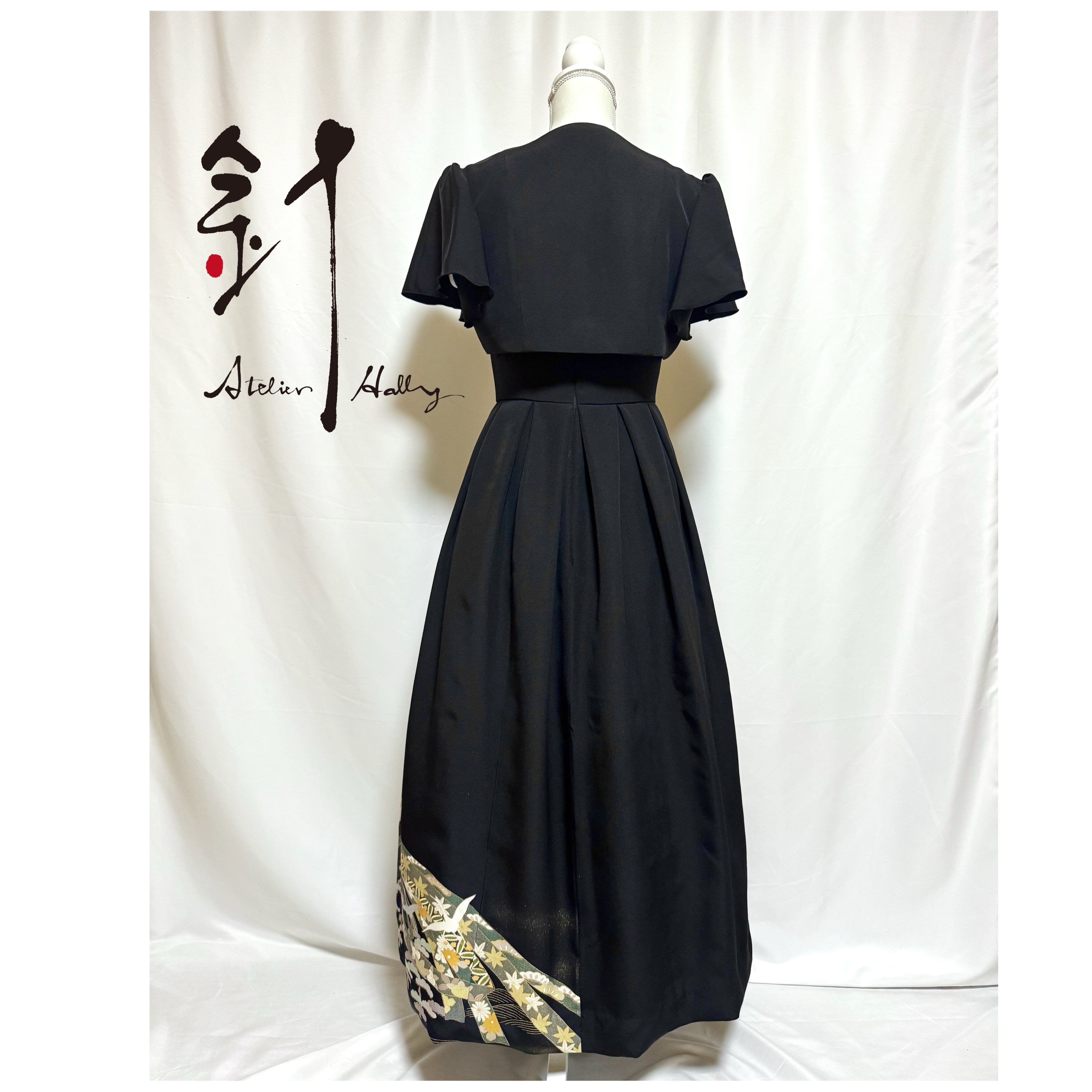 一点物】黒留袖リメイク Vバックドレス〈フレアスリーブボレロ付き