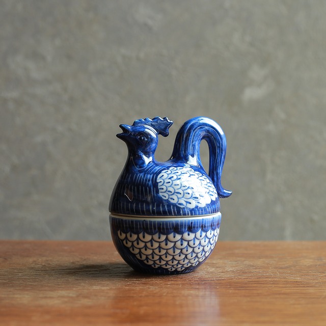 パカッと開く、陶器の青いニワトリ 3