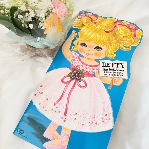 バレリーナ 着せ替え人形 ペーパードール Betty the Ballerina