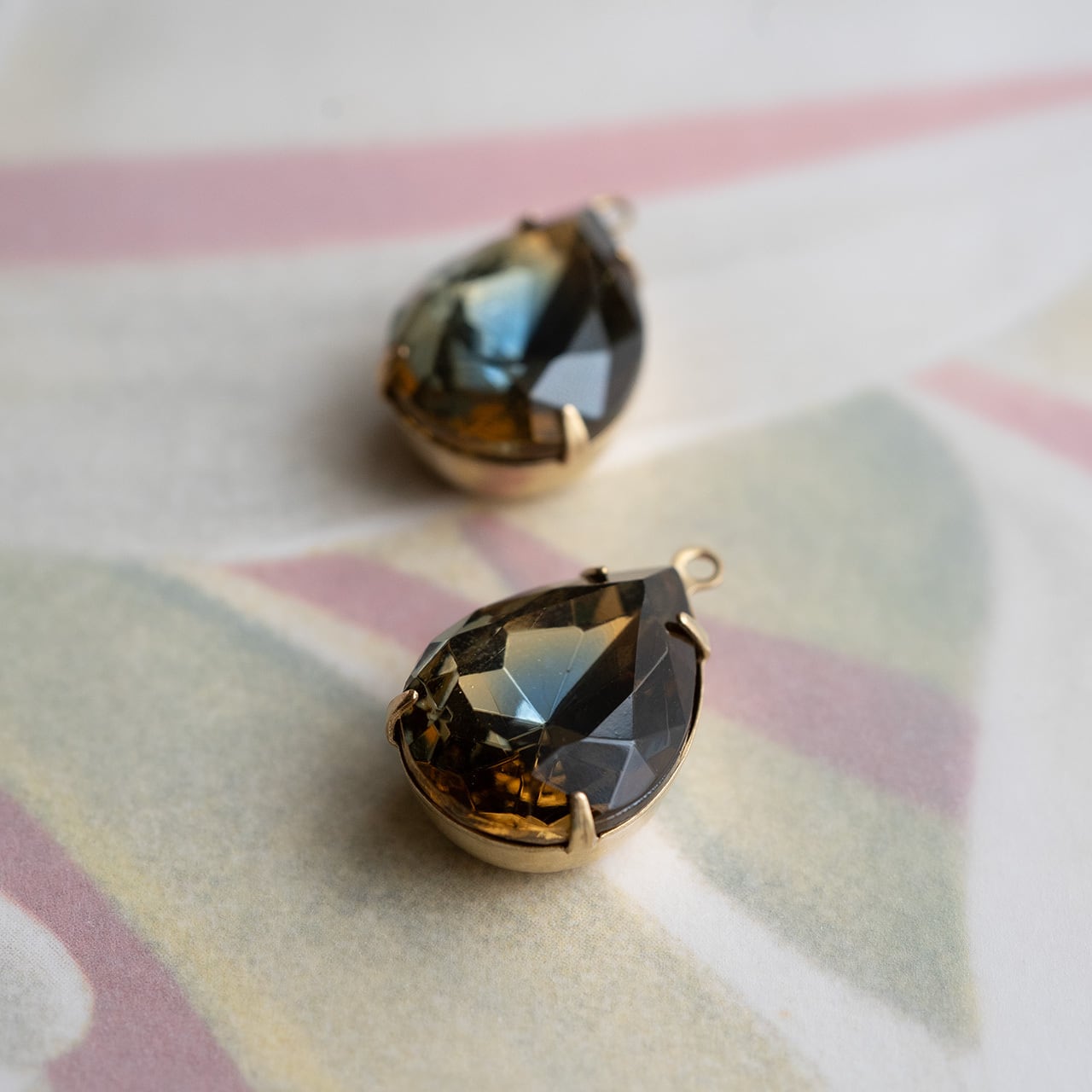 スワロフスキーチャーム◇トパーズブラウン