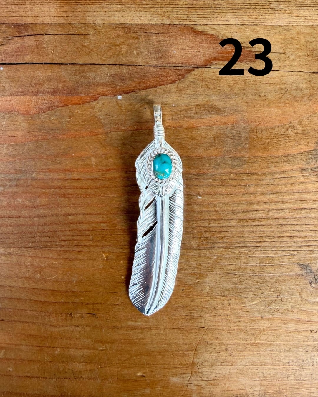 【NEWカラー入荷！】上銀銀縄天然ターコイズ付き特大フェザー（右向き）