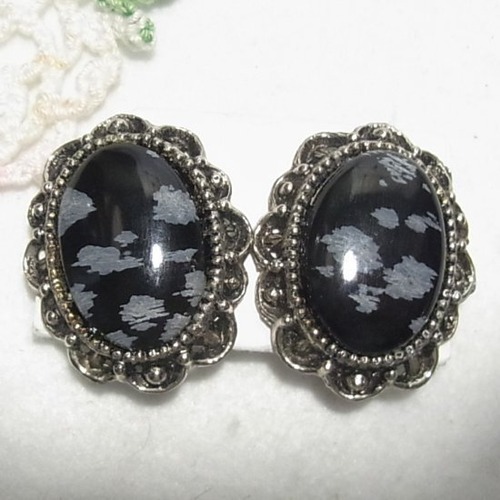 黒い天然石(ジャスパー）のクリップイヤリング　コスチュームジュエリーのセール通販　9264E