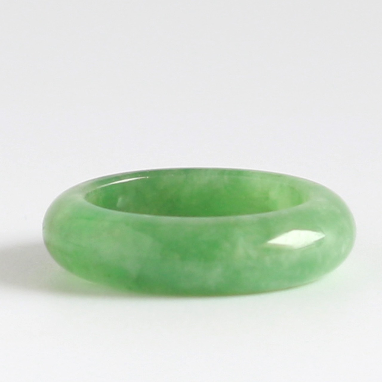 【10.5号】なかなか手に入らないとろけるグリーン！ A貨翡翠 jd_rg1397