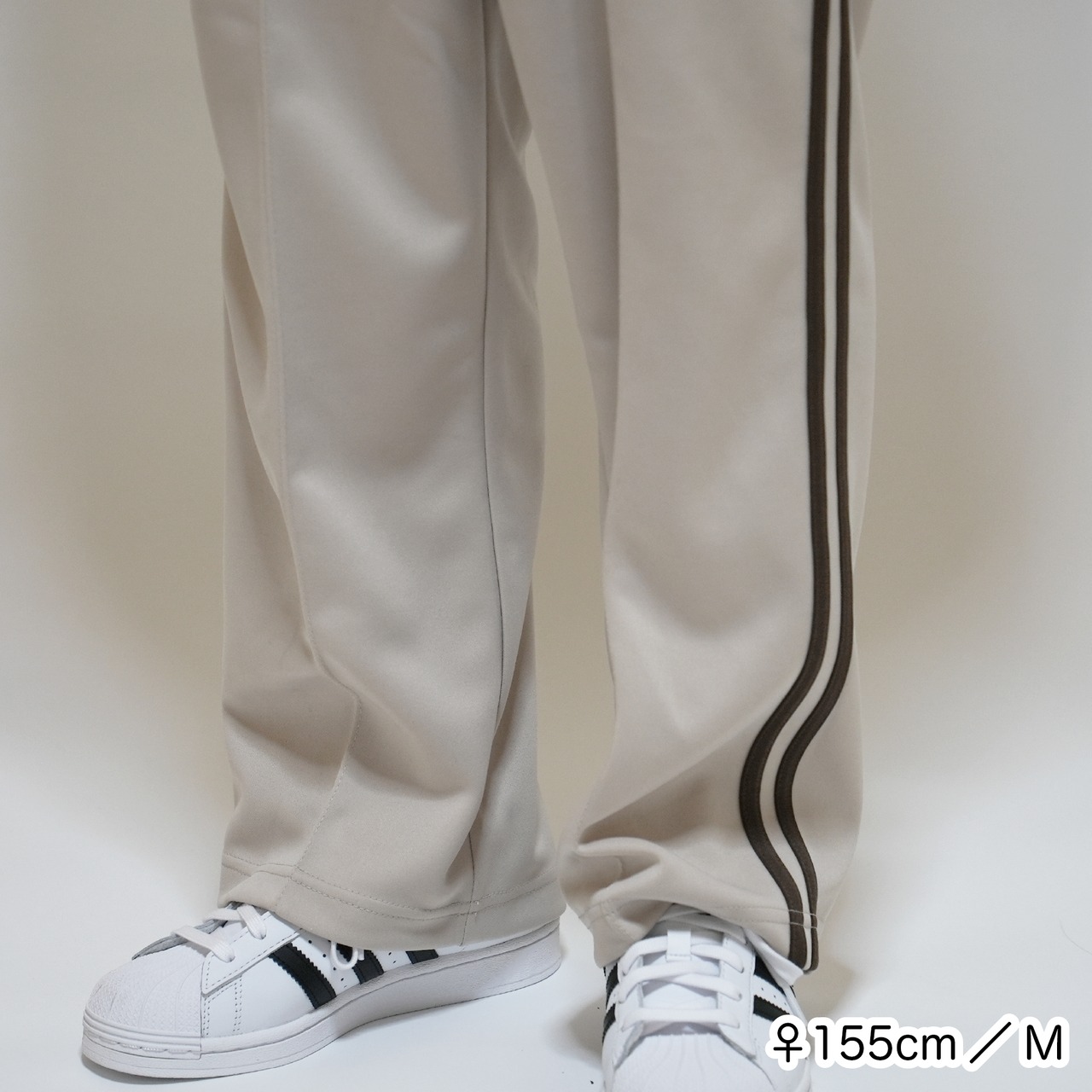 davryu arch dusty TRACK PANTS [サンドベージュ／ブラウン]