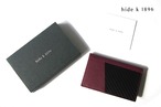 ヒデ ケイ イチハチキュウロク｜hide k 1896｜カードケース｜名刺入れ｜PETEK 1855_Bi-fold Card Case｜04_Wine Red｜ワイン