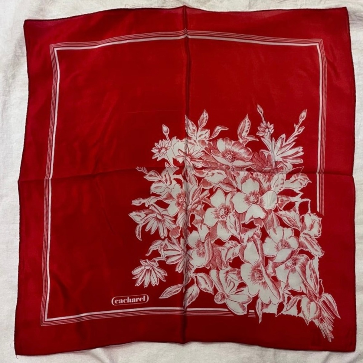 Foulard Carré Cacharel Authentique En Soie 100% - Motif Floral Multicolore - Vintage - État Bon Occasion