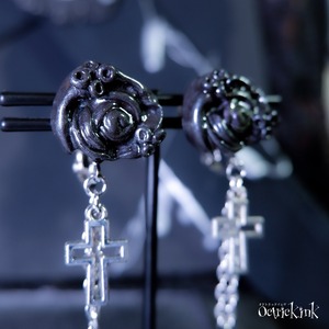 【LAST 1】深海の黒薔薇 ピアス / イヤリング（Black）｜KRAKEN Bubble Rose｜earrings / clip-on earrings