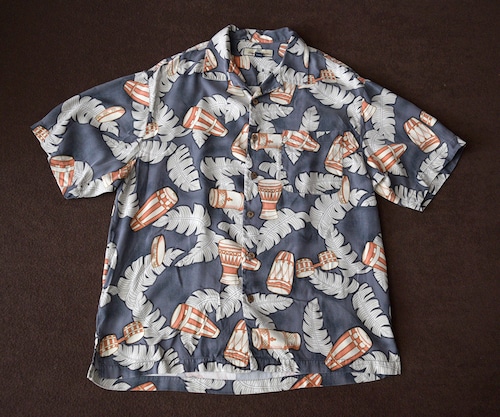 TOMMY BAHAMA HAWAIIAN SHIRTS M