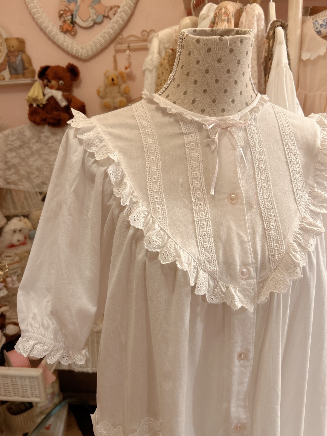 White lace dressの画像02