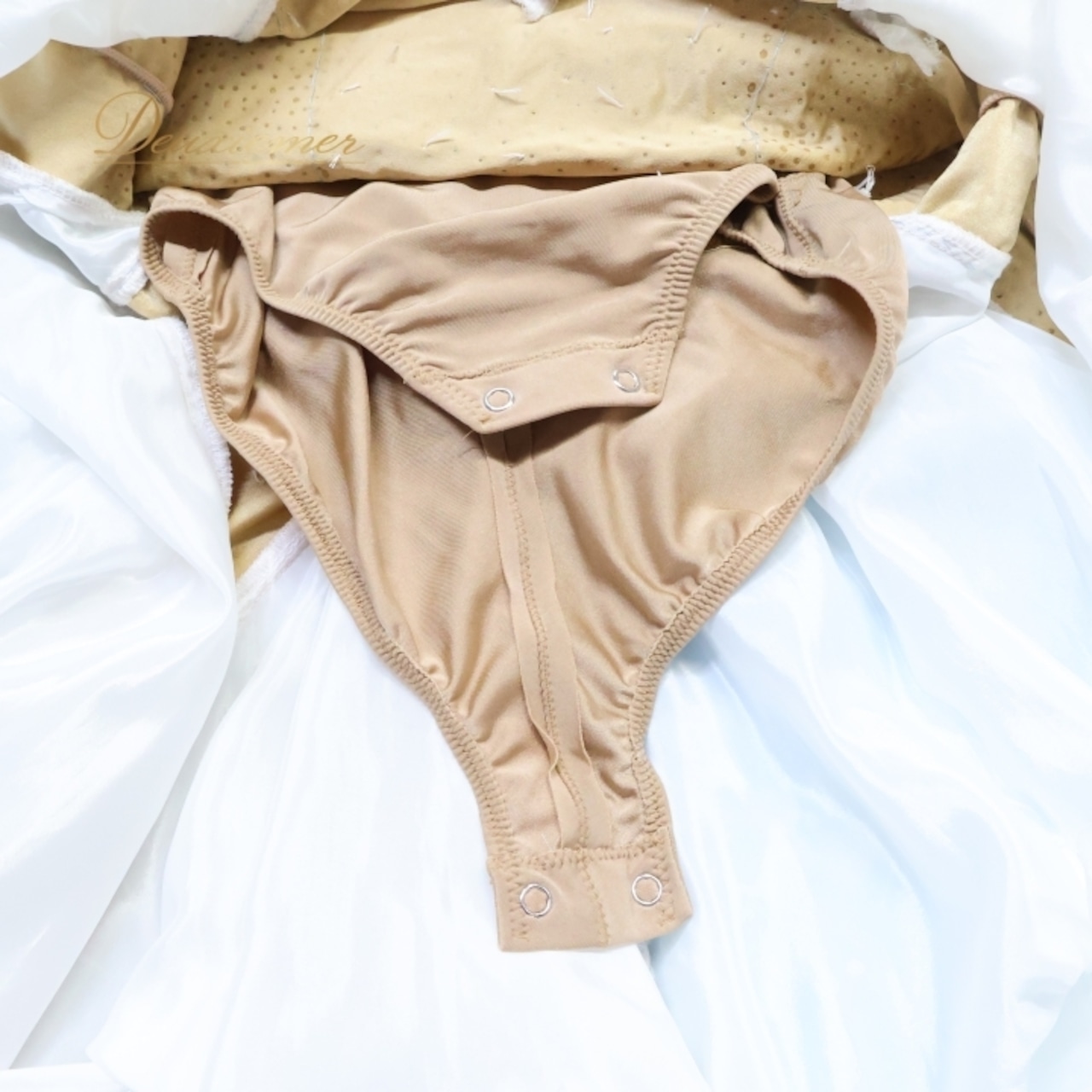 社交ダンス 衣装 gentil Chisaki uga ジャンティ 宇賀千咲 スタンダードドレス ワンピース ドレス スタンダード フロート レース デモ 競技 ダンス パーティ 発表会 水色 白 ホワイト系 ベージュ系 ブルー系 高級感 プリーツ フロートドレス gentileドレスバッグ