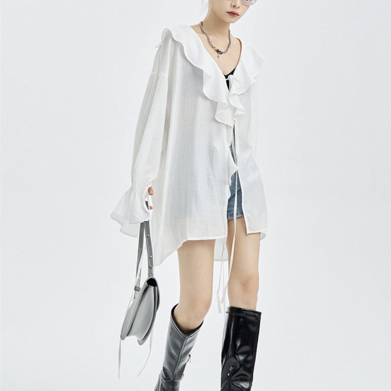 ruffled V-neck shirt (ME364)