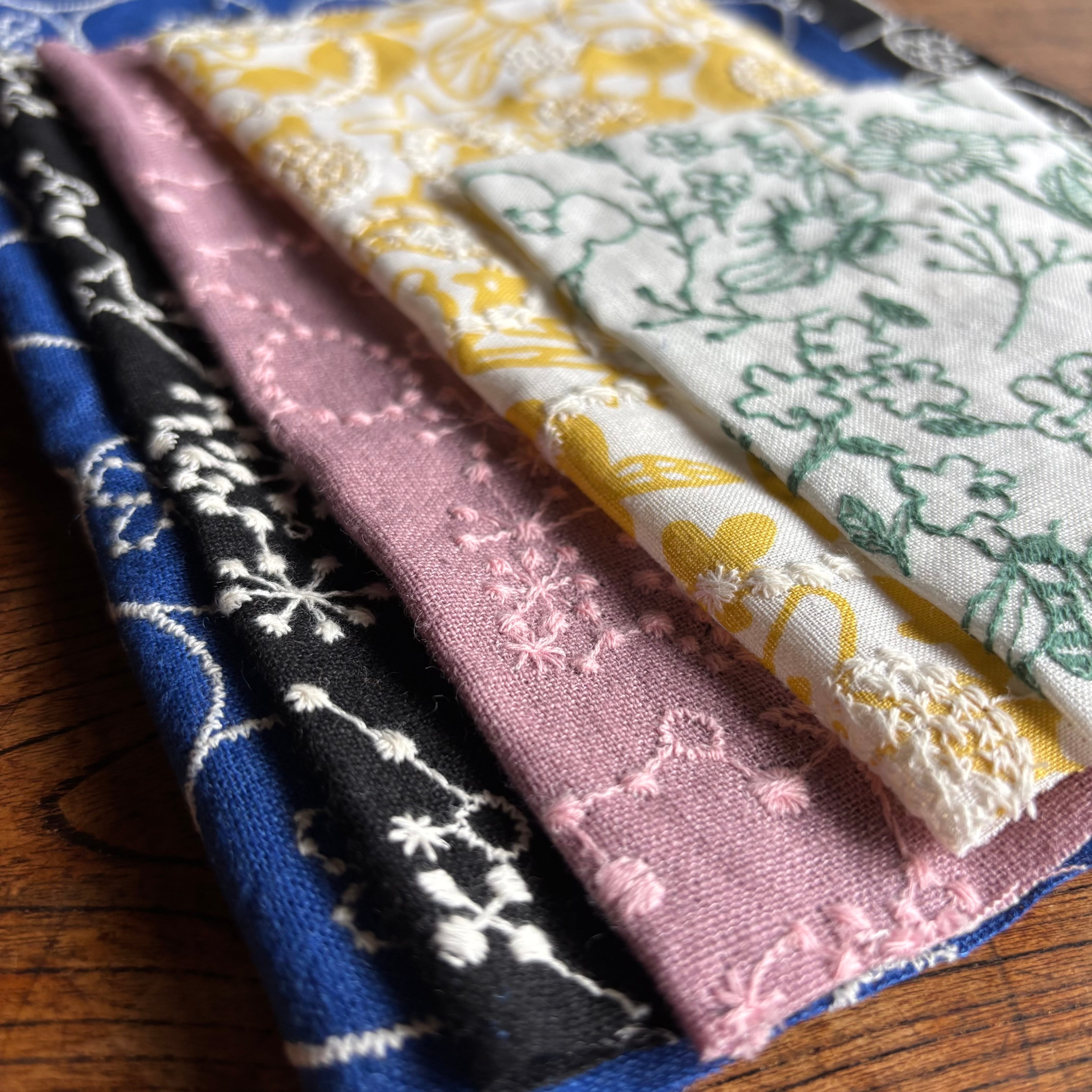 ♦︎きもの結♦︎総刺繍 九寸開き名古屋帯 枝垂れ桜 黒地 金通し地 正絹♦︎28 2025年最新】総刺繍袋帯の人気アイテム - メルカリ ♦︎きもの結♦︎総刺繍