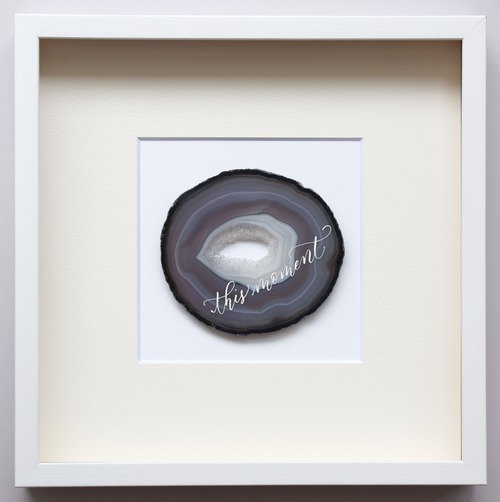 Wall letter◇this moment white ／ Wall decor／calligraphy agate slice／handwritten／ウォールデコ カリグラフィー アゲートスライス 