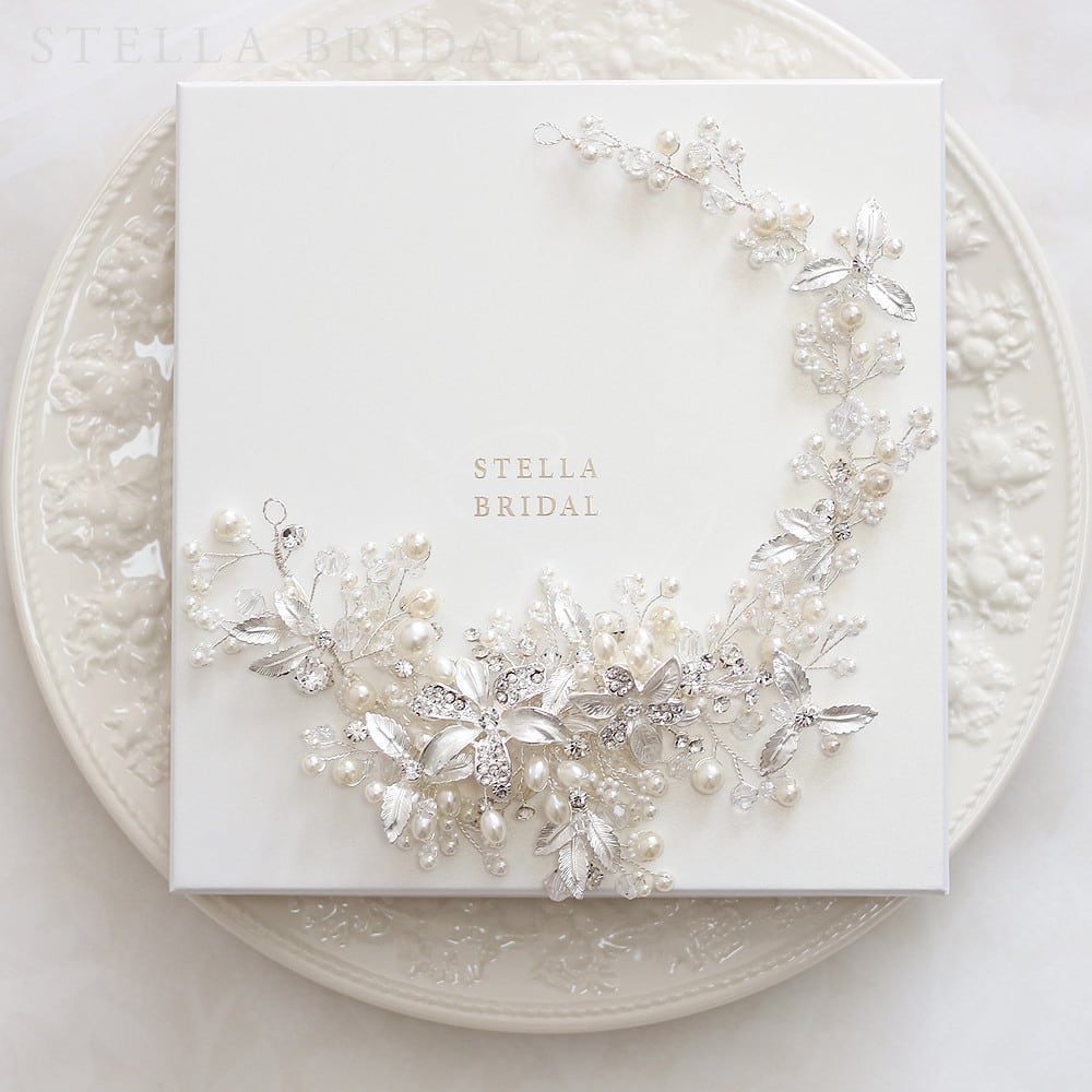 【受注生産品】スワロ使用 フローラルチャームの小枝ヘッドドレス ワルツ | STELLA BRIDAL -  オシャレ花嫁さま御用達ウェディングアクセサリーショップ ＜ステラブライダル＞