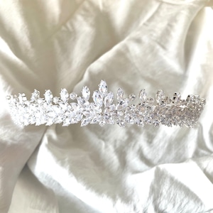 chum ブライダルジルコニアティアラ