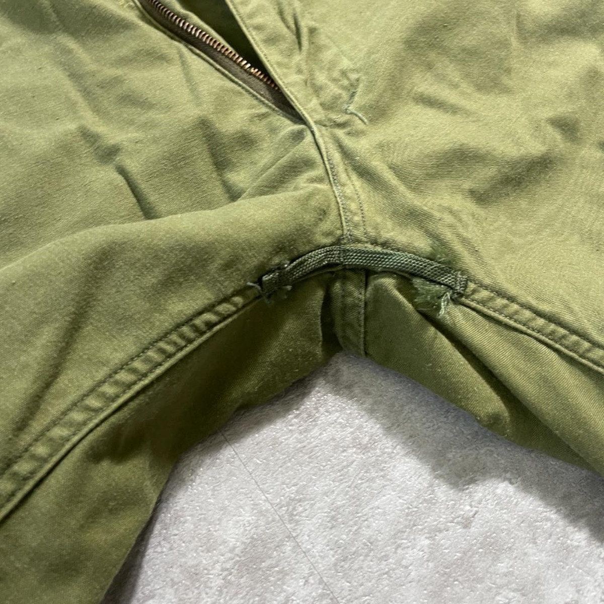 米軍 M65 フィールドパンツ 前開きの金属ジッパー