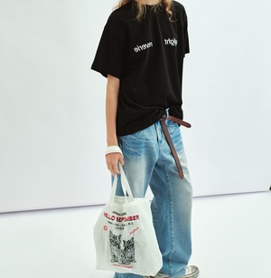 ロゴグラフィックプリントTシャツ   F0065