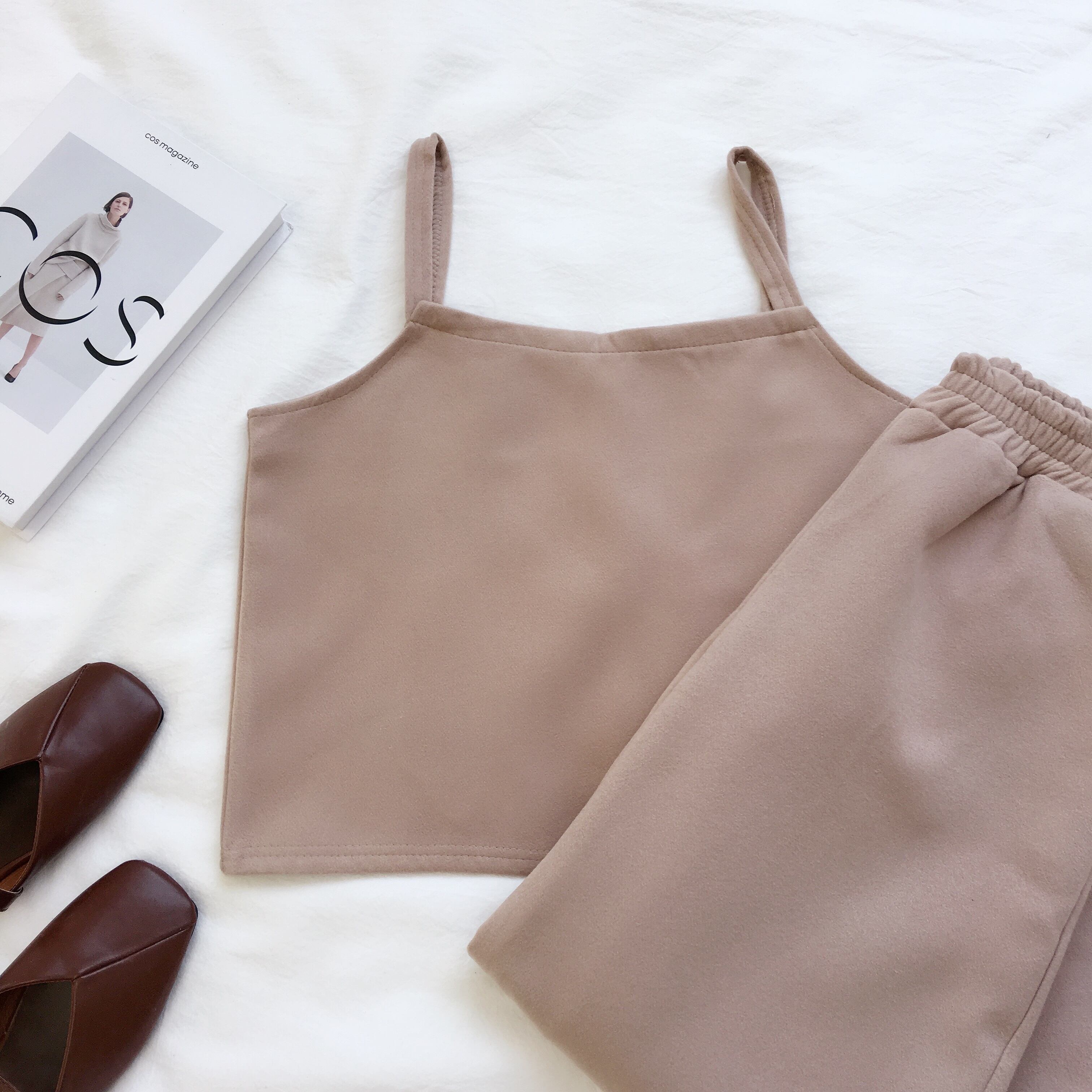 ルーズでストレートで用途の広い9ポイントカジュアルパンツ+セクシーなベストと小さなサスペンダーツーピースの夏の新しいスーツの女性のトレンド YY-ファッション12350228468