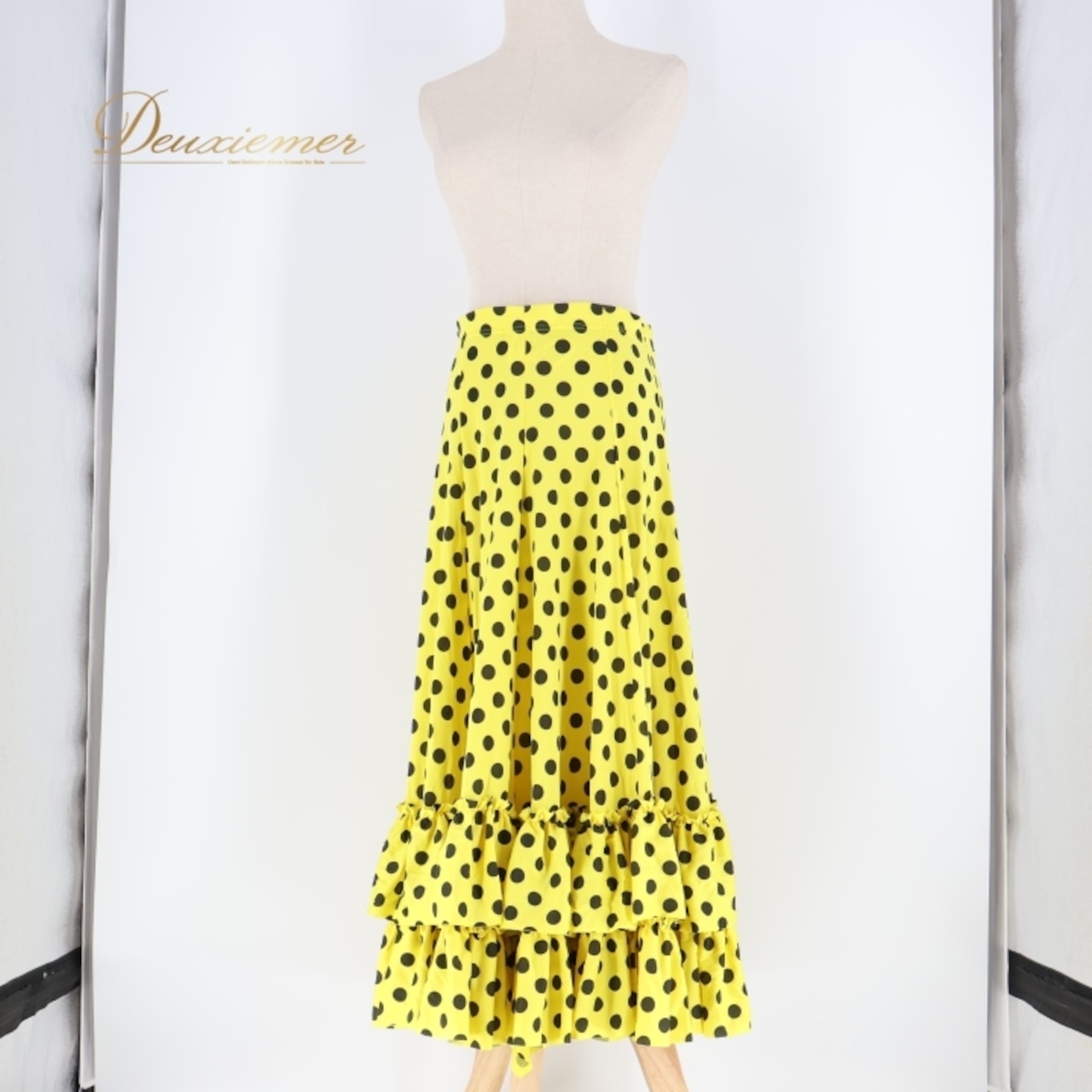フラメンコ 衣装 ファルダ スカート 黄色 黒 水玉 ドット フリル ボランテ 伸縮 レッスン 練習 ダンス パーティ 発表会 ポップ 可愛い イエロー系 ブラック系 フラメンコスカート おしゃれ スカートデザイン フリルスカート 可愛いスカート レディースダンス衣装 黄色スカート 黒ドット 水玉模様 パーティ衣装 女性用ダンススカート