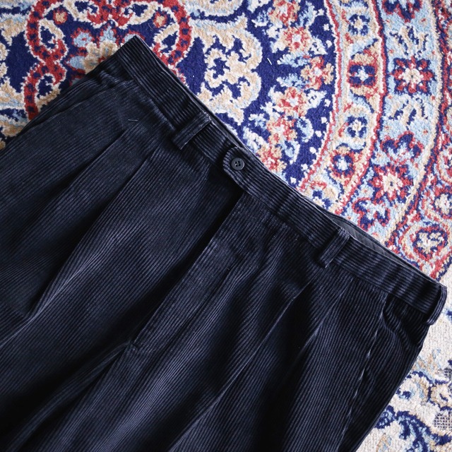 "Burberry" 2-tuck tapered silhouette black wide corduroy pants