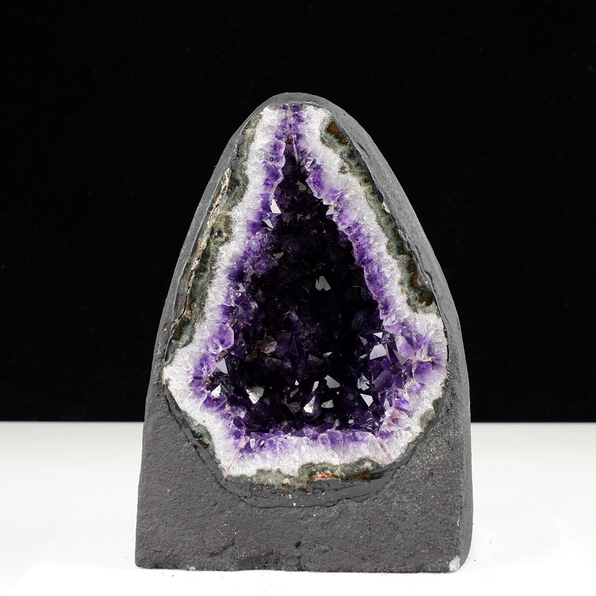 2.6Kg アメジストドーム ウルグアイ産 アメジスト ドーム ジオード 原石 置物 カペーラ 一点物 174-2249