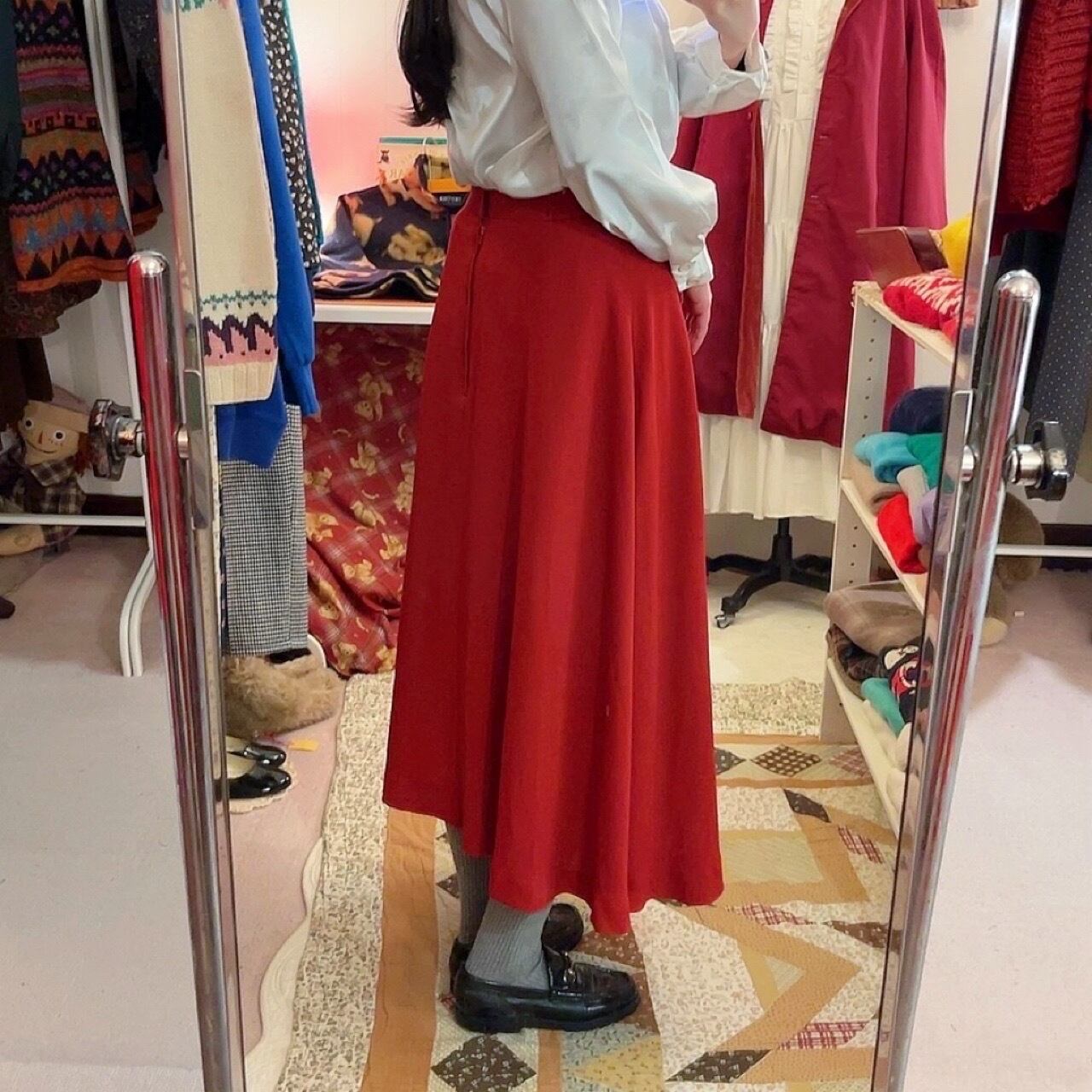 red seams flare skirt
