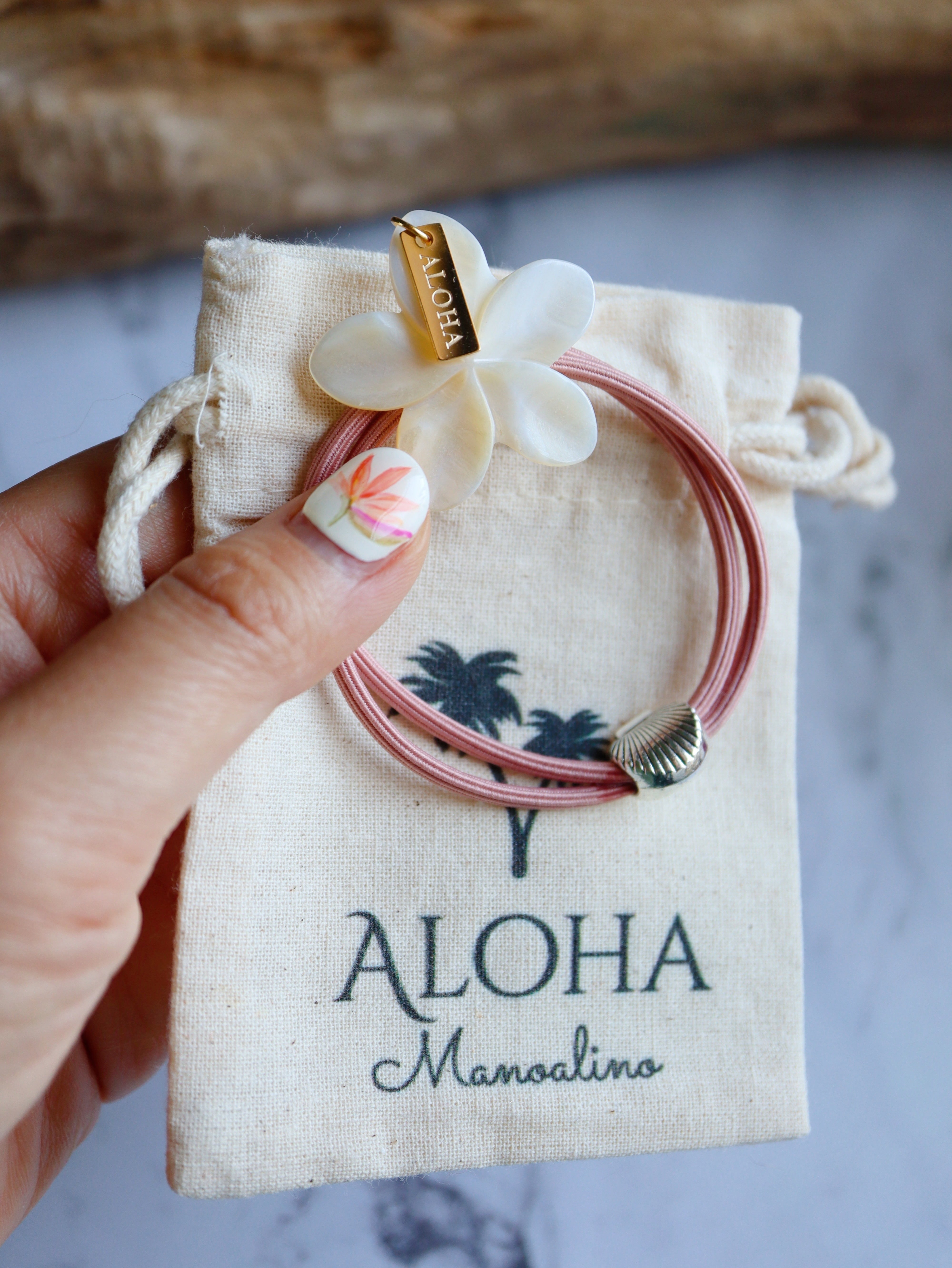 Freshwater shell plumeria hair accessory（淡水シェルプルメリア