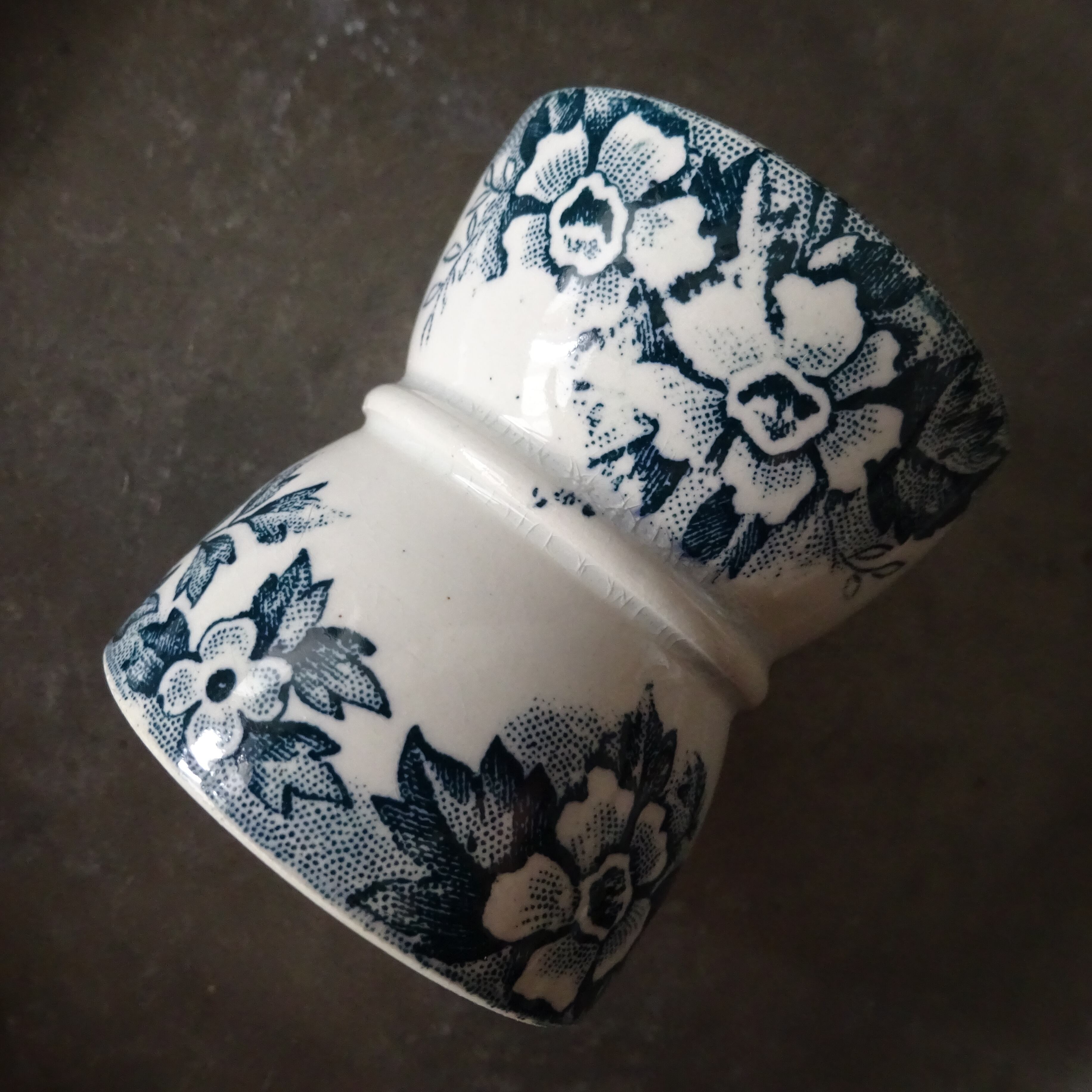 【 Nouveauté 】☆ St. Amand  modèle《Marie-Louise》Coquetier diabolo (B)