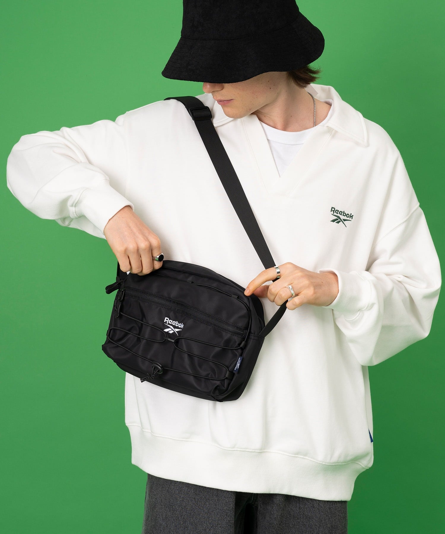 ユニセックス向けのブランドをメインにした、カジュアルな洋服や