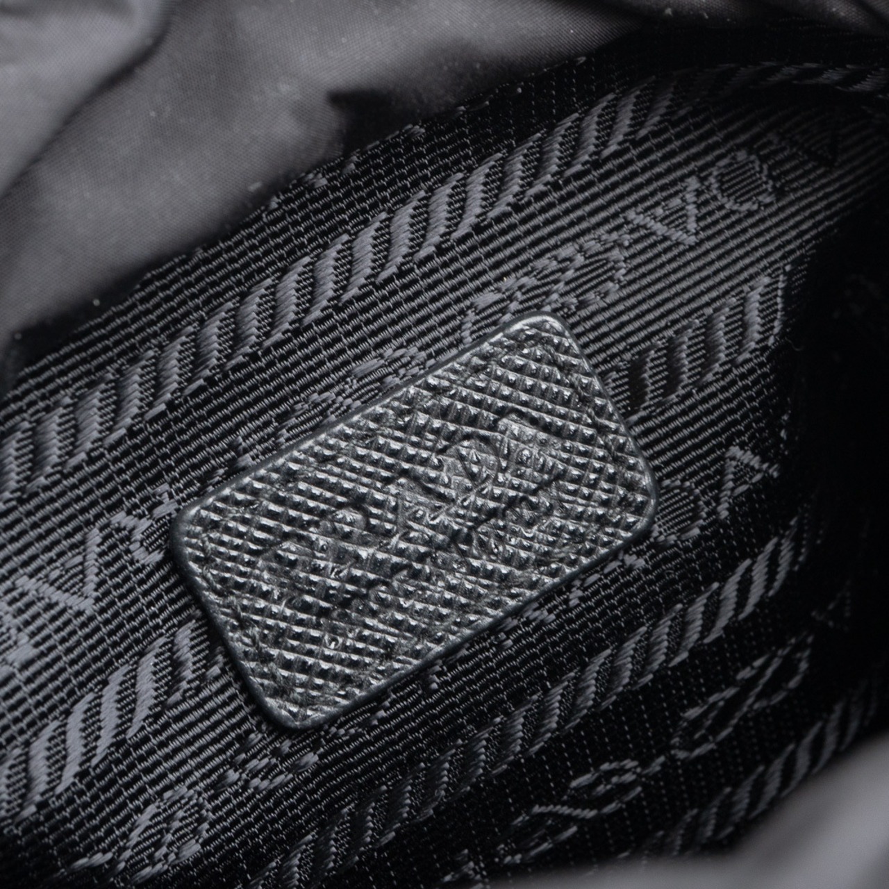 プラダ ナイロン スマートフォンケース バッグ