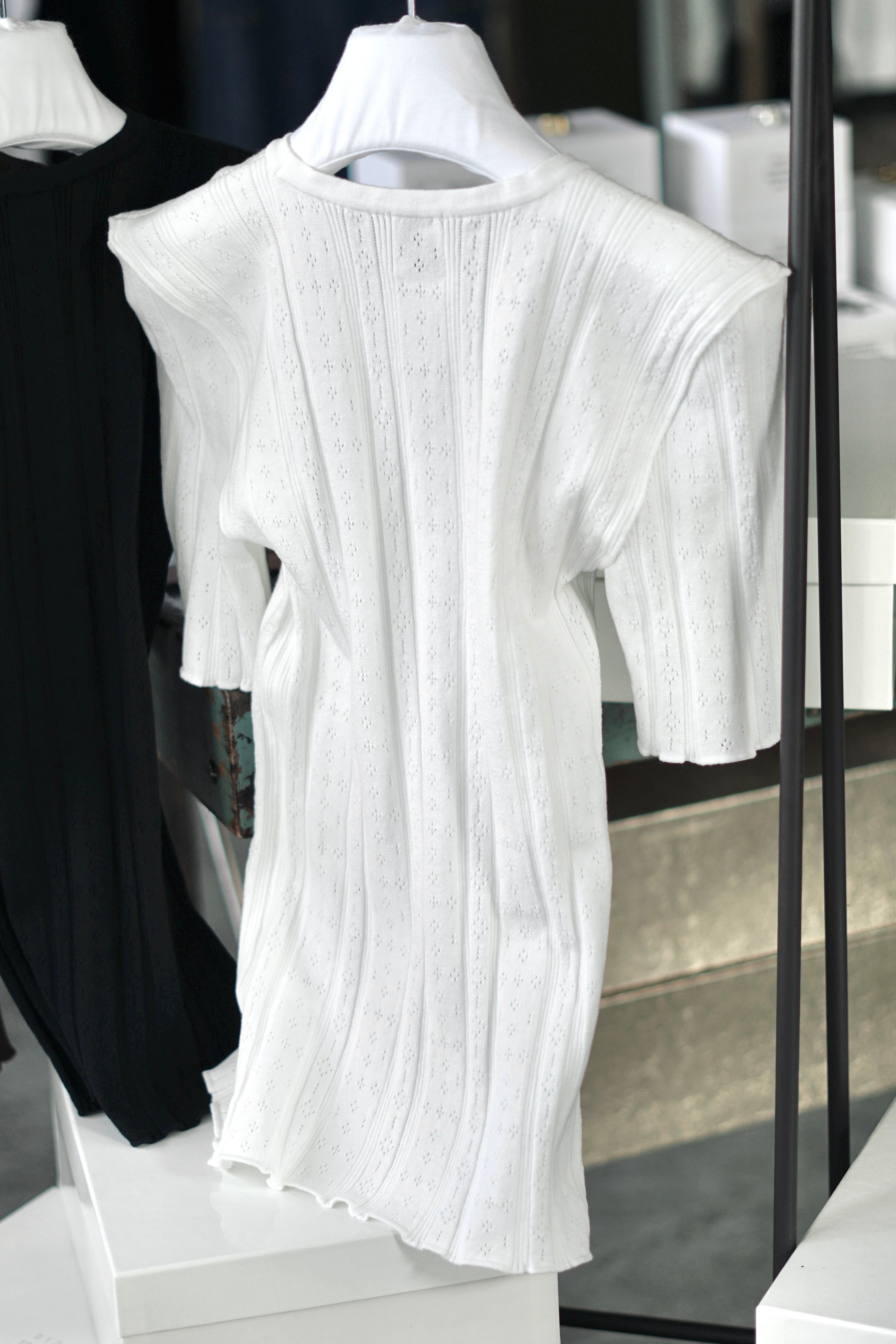 Mediam / Eyelet Shoulder Knit Top ( White , Brown , Black