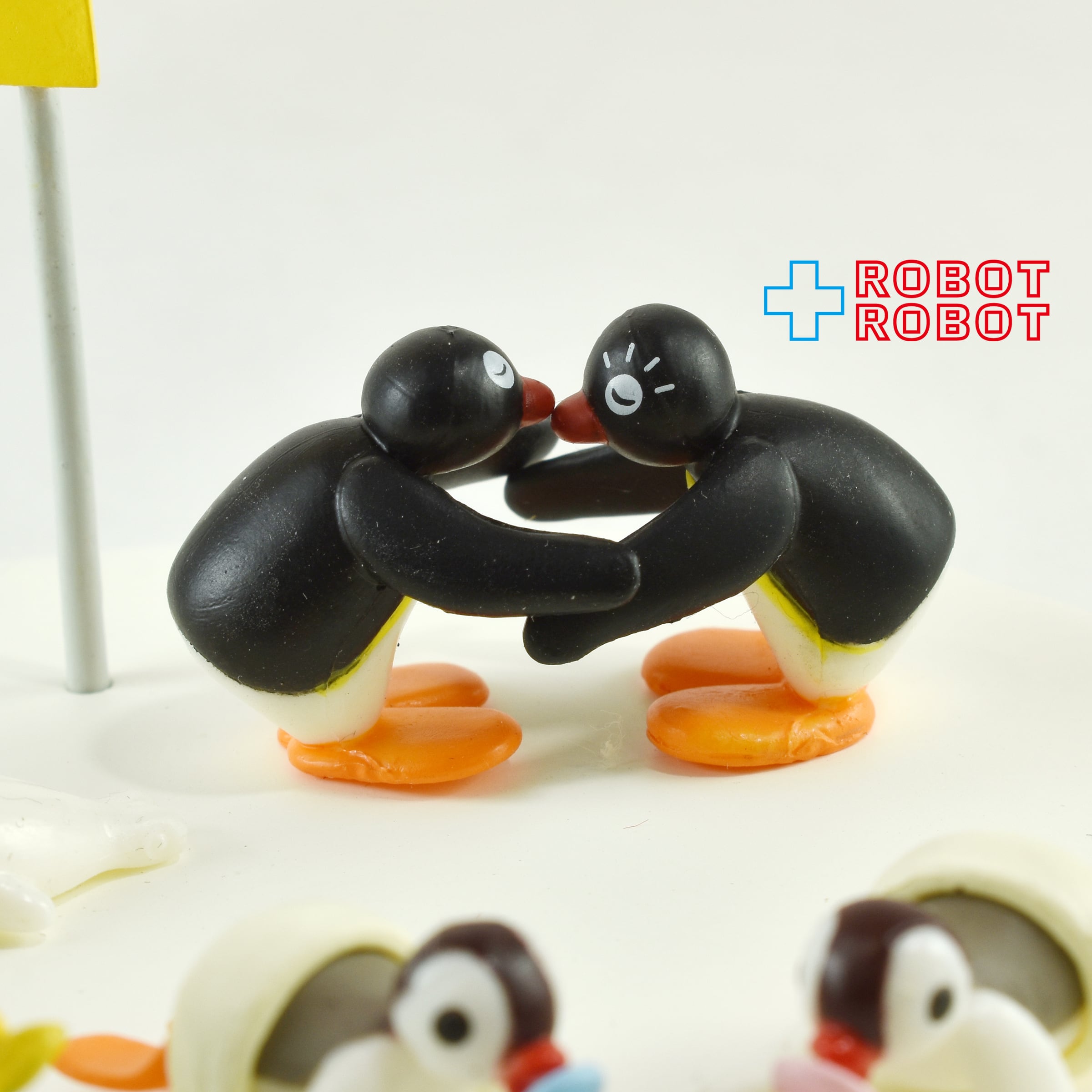 ピングーエッグ ミニフィギュアとジオラマセット | ROBOTROBOT