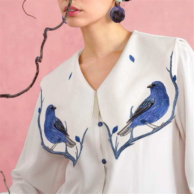 【Camoooni】青鳥刺繍ビックカラーブラウス 10825