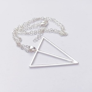 コスプレアイテム にじさんじ VTuber 風 剣持刀也 シルバー アクセサリー ペンダント 三角形 トライアングル 虚空教 ネックレス ★受注品★
