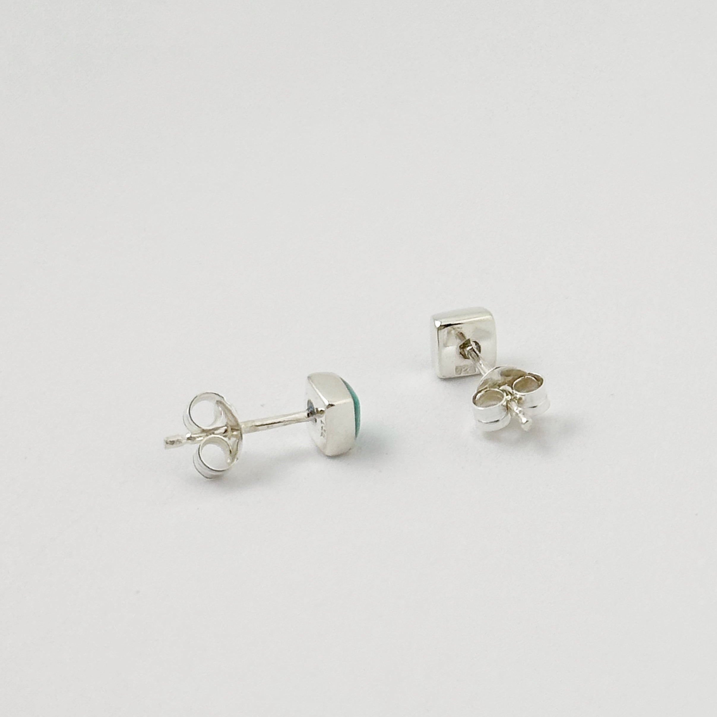 残りわずか】ターコイズ スクエア スタッド ピアス 小さめピアス