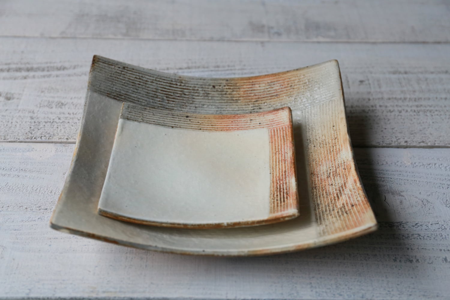 古物の皿 L彫 4．5寸四方深皿 | 古谷製陶所