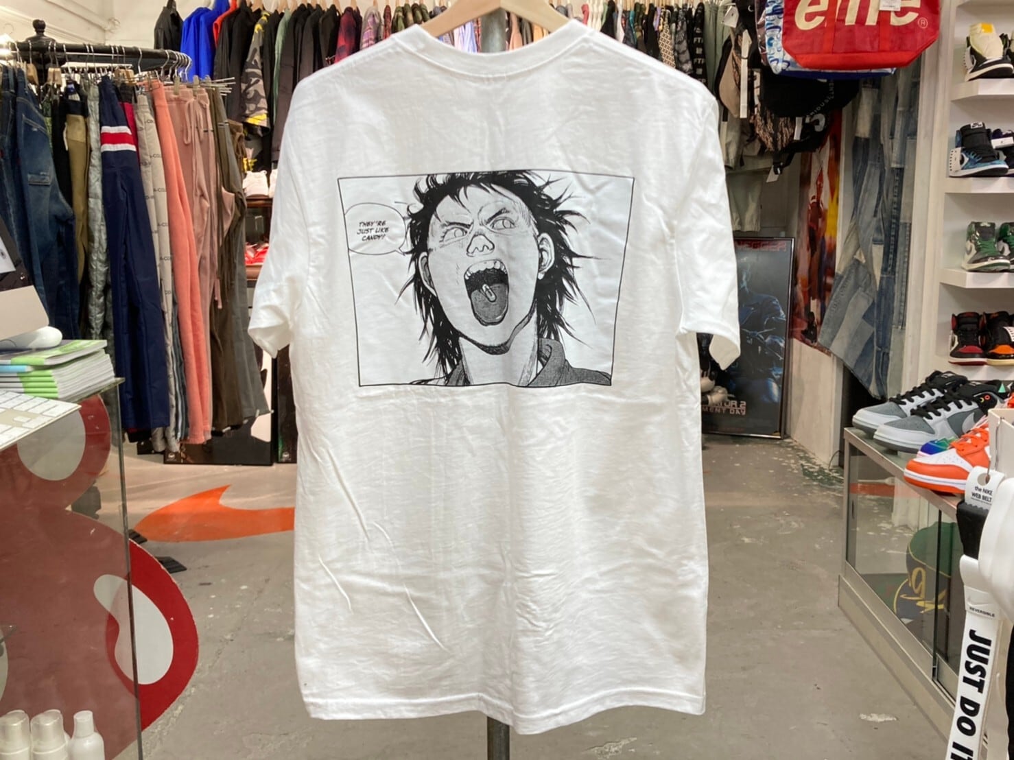 Supreme × AKIRA PILL TEE WHITE MEDIUM 205KC3634 | BRAND BUYERS OSAKA