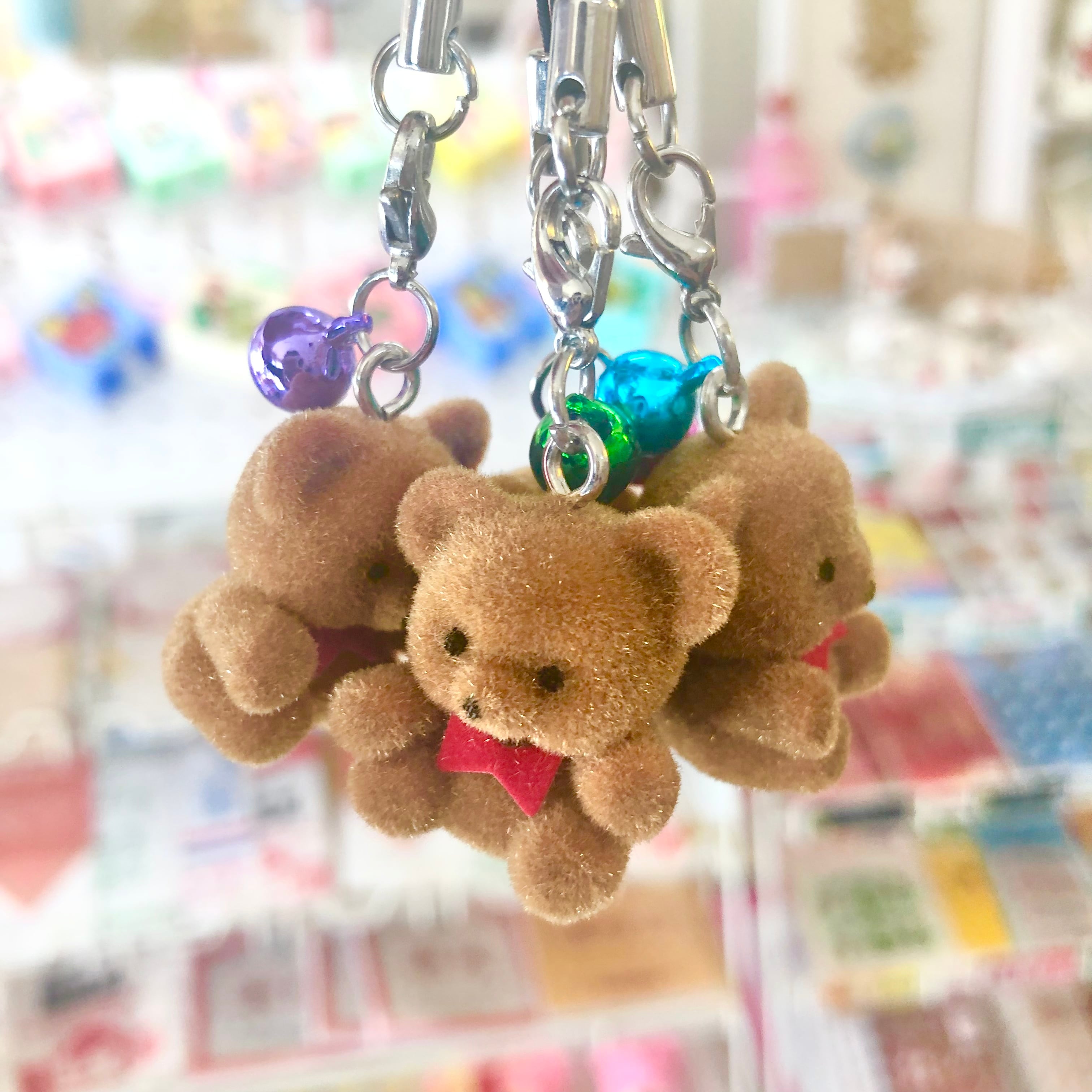 フルーツくまちゃんキーホルダーホワイト苺レジンキーホルダービーズ