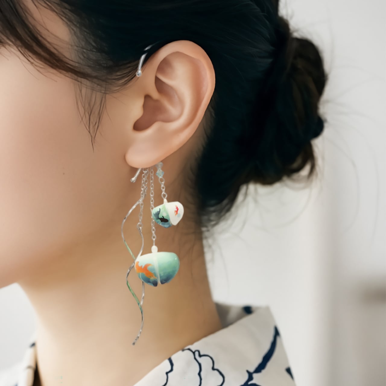 ☆minne特集掲載作品☆和柄鬼灯-金魚-のイヤーフック | をりをり-woriwori-