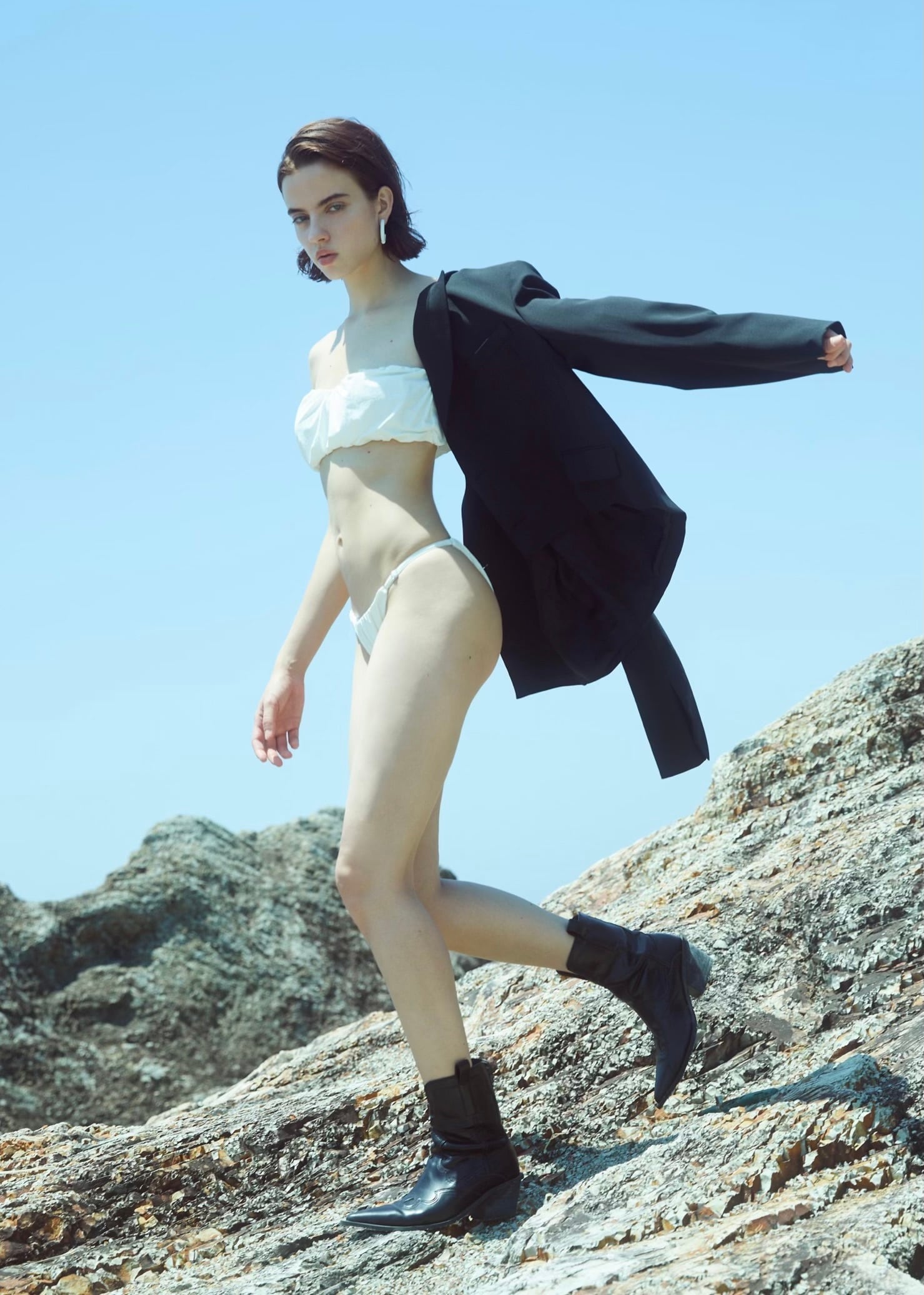 Simple bare top bikini / kea