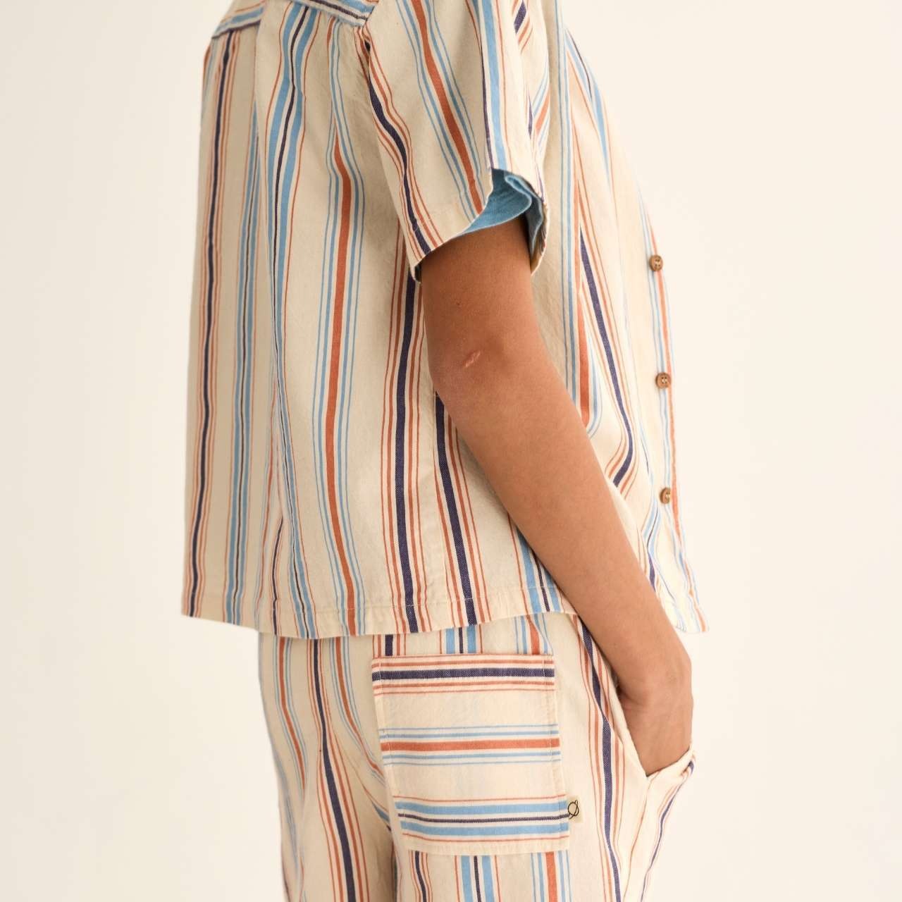 ＜COZMO＞Shirt Irol  ストライプ コットン シャツ (ivory striped) - 4