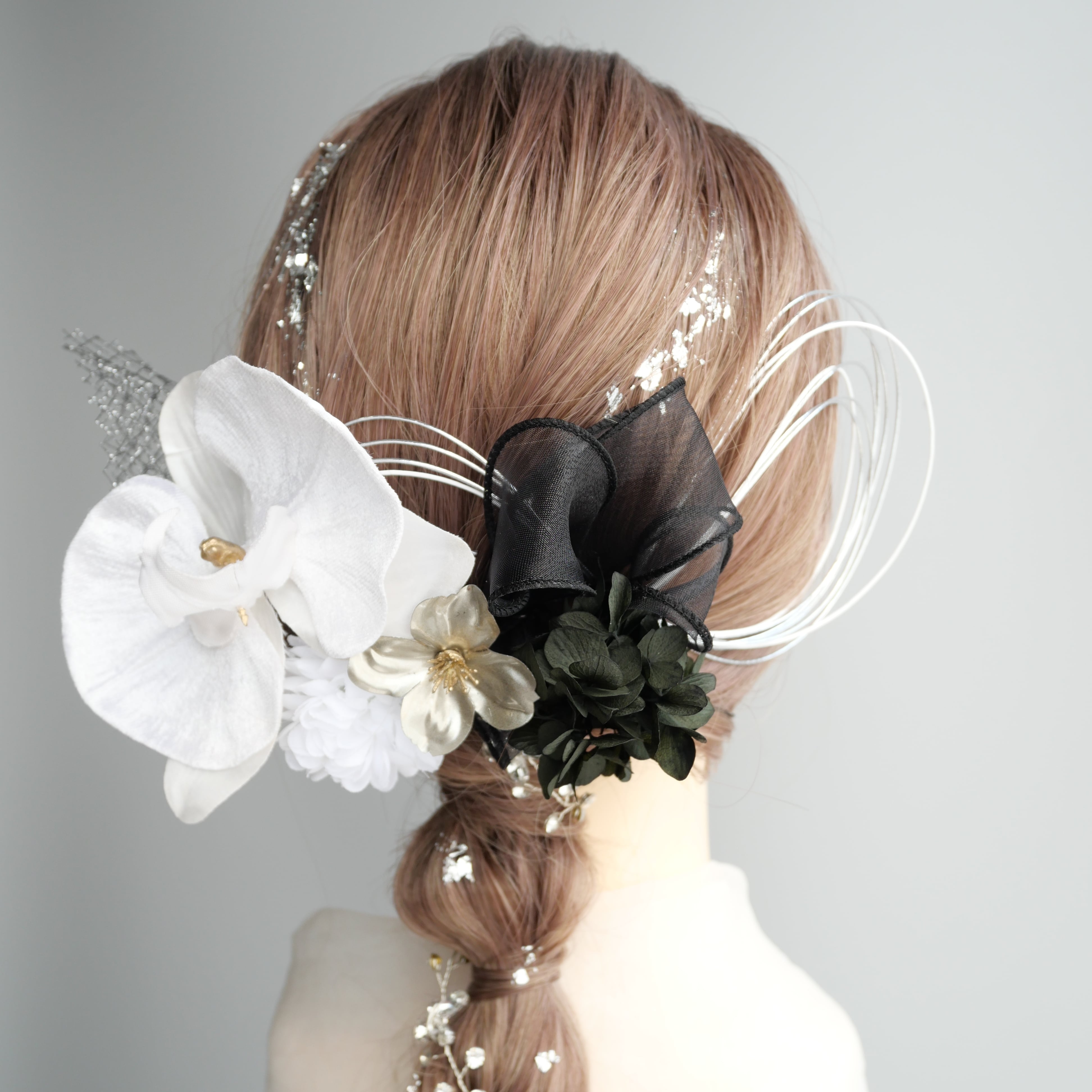 A116 ストーンカチューシャの髪飾り 黒 成人式 卒業式 七五三 浴衣