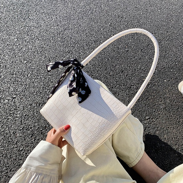 品質のバッグeign女性2020ニューウェーブファッションワイルドワンショルダー脇バッグネット赤クロコダイルパターンバケットバッグ Tiancai_Wing_Bag8161710