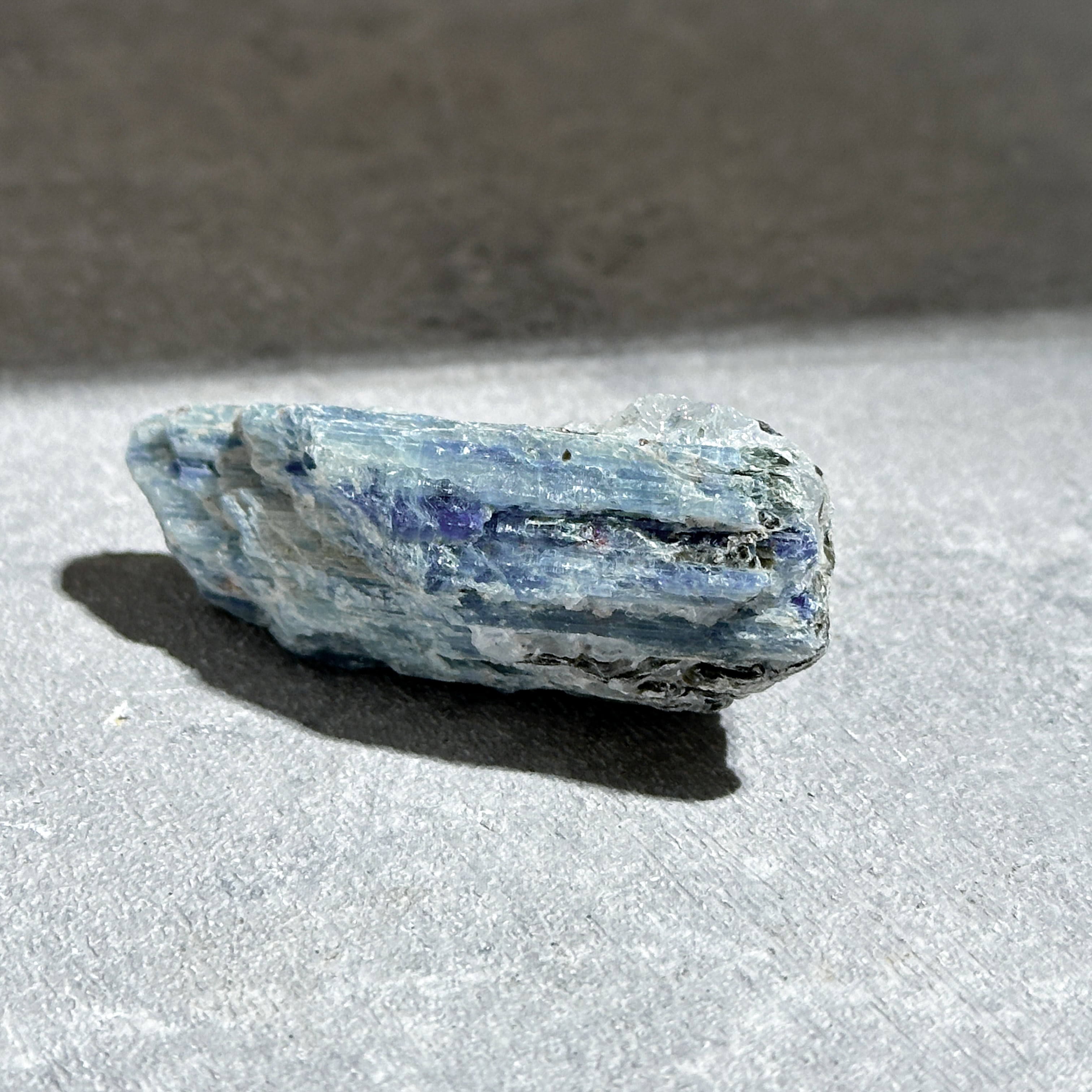 カイヤナイト 原石63◇ Kyanite ◇天然石・鉱物・パワーストーン