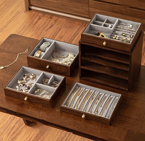 ジュエリーボックス 木製 4段 引き出し式 アクセサリーケース 宝石箱 大容量 ガラス天板 高級 収納ボックス ベルベット内装