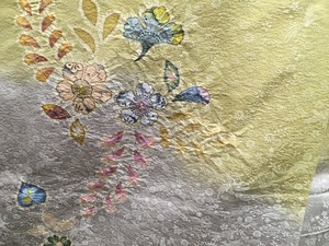 訪問着袴（うす茶地に金茶色、草色、道長取に辻ヶ花）